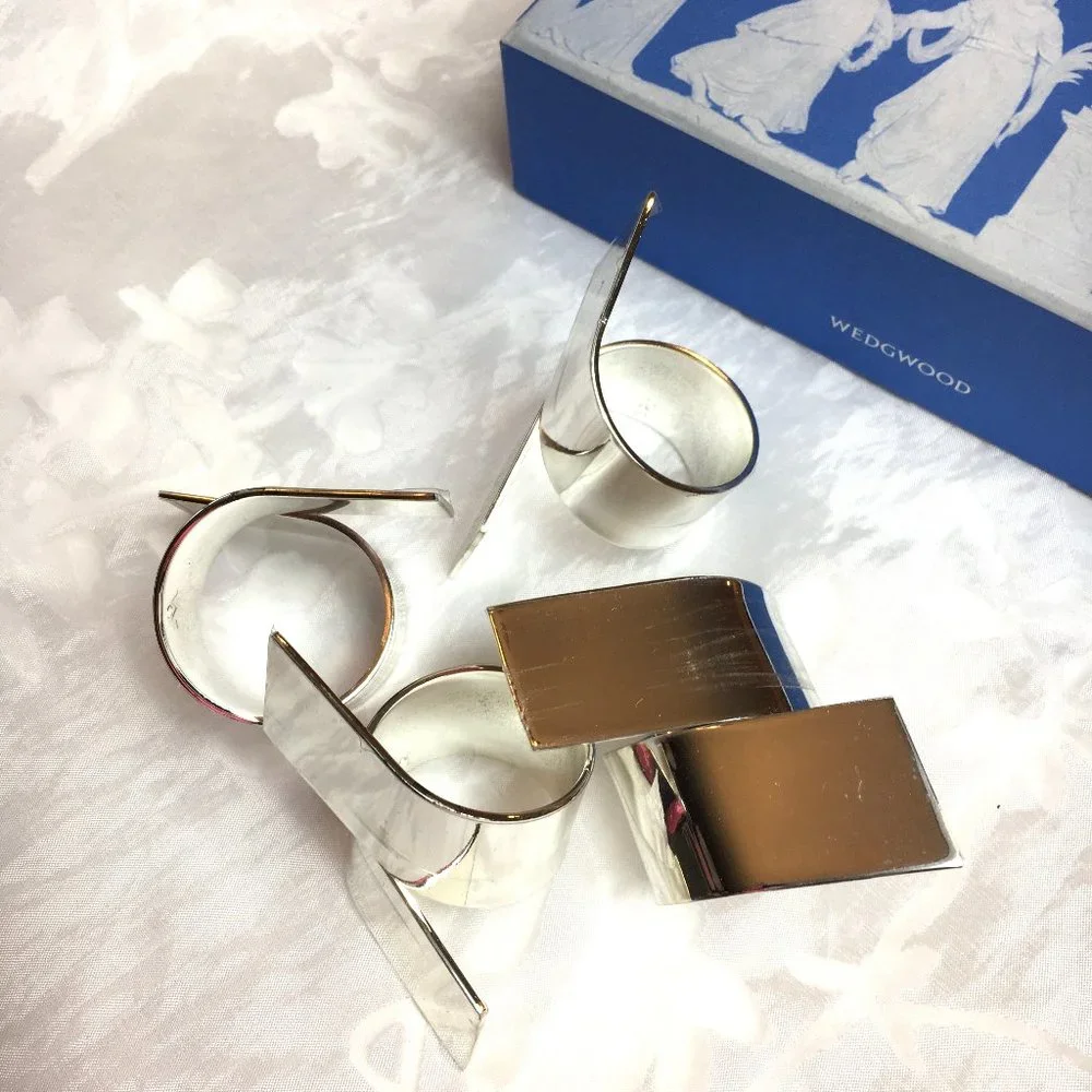 * Wedgewood Silver Abstract Contempory Napkin Rings Set of 4 NWT